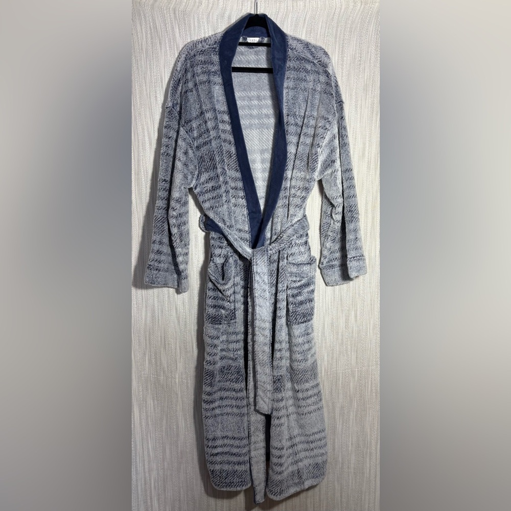 Ulta Beauty Gray and White Robe